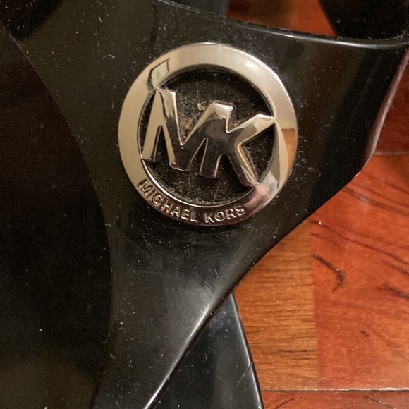 MICHAEL KORS BLACK SANDALS. SIZE 8. GUC - Picture 2 of 6